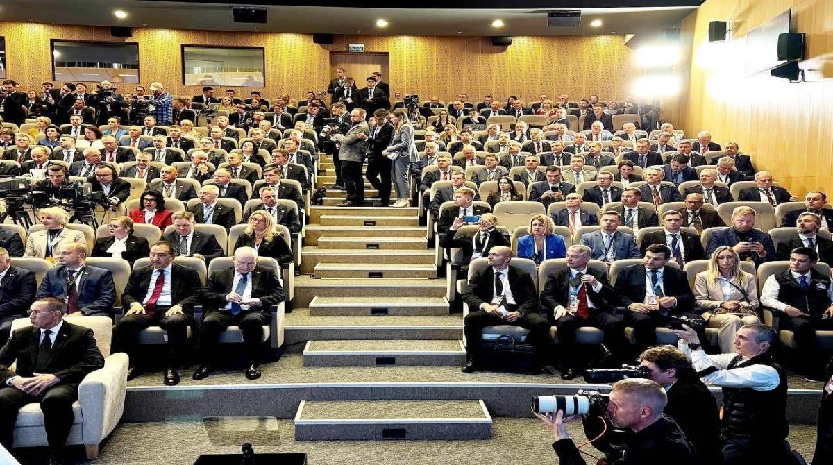 گشایش نمایشگاه بین‌المللی اینوپروم بلاروس باحضور وزیر صمت