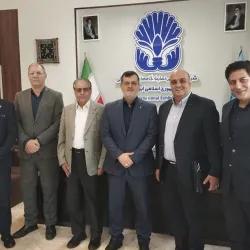 مدیرعامل شرکت سهامی نمایشگاه های بین المللی ج.ا.ایران در نشست مشترک با اعضا هیات رئیسه انجمن صنفی تولیدکنندگان درب و پنجره ایران مطرح کرد: